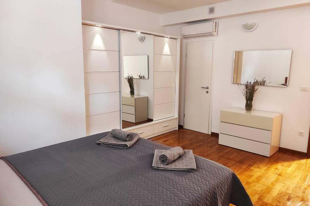Spacious Apartment Near City Center And The Beach Сплит Экстерьер фото