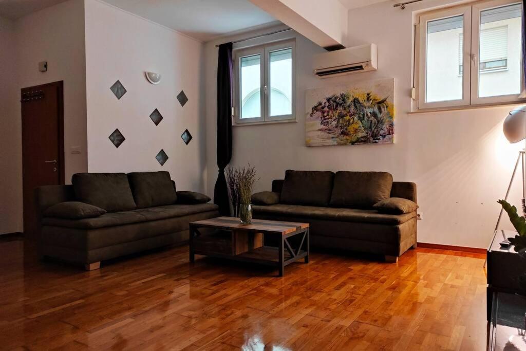 Spacious Apartment Near City Center And The Beach Сплит Экстерьер фото