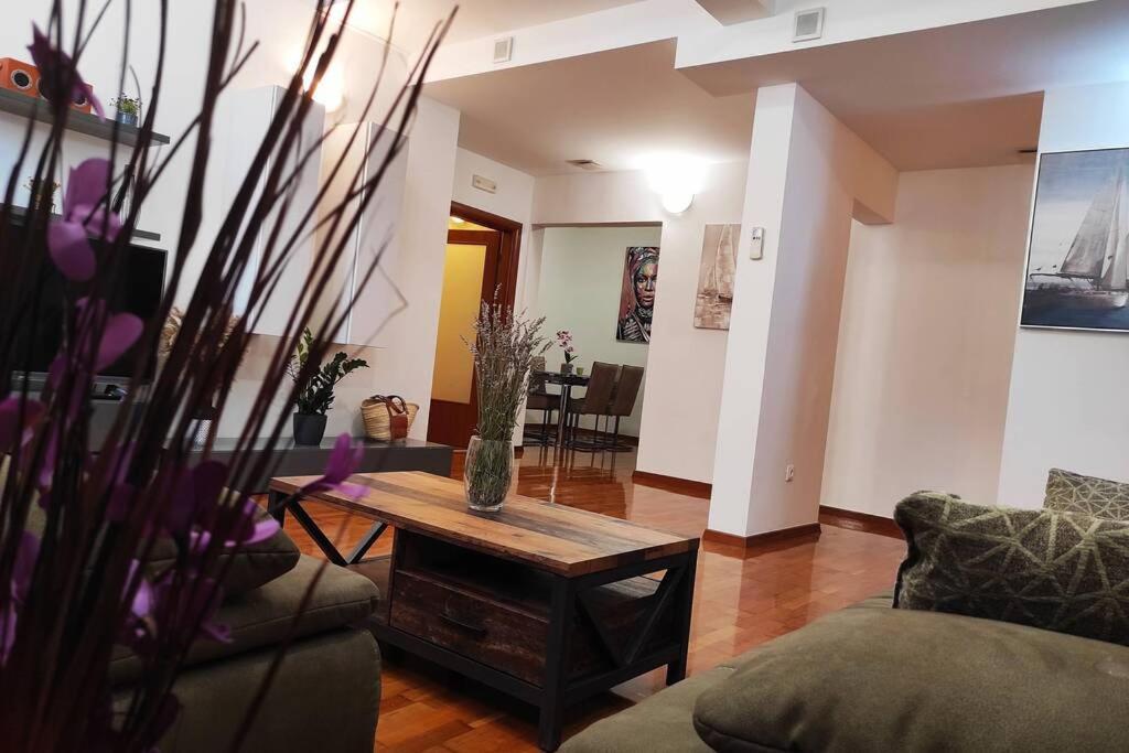 Spacious Apartment Near City Center And The Beach Сплит Экстерьер фото