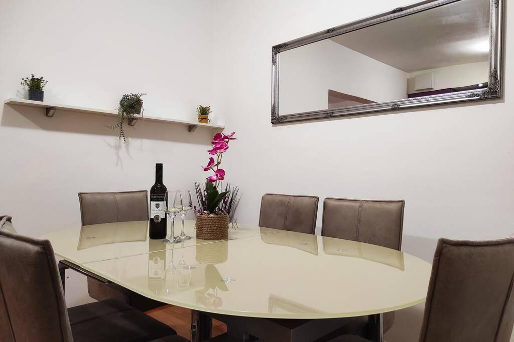 Spacious Apartment Near City Center And The Beach Сплит Экстерьер фото